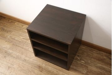 収納棚を新規製作!背面に配線用穴あけ加工を施し、棚板は可動式に。ご希望の色味に着色仕上げ。(サイドボード、サイドキャビネット、ローボード、テレビ台、テレビボード)