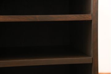 収納棚を新規製作!背面に配線用穴あけ加工を施し、棚板は可動式に。ご希望の色味に着色仕上げ。(サイドボード、サイドキャビネット、ローボード、テレビ台、テレビボード)