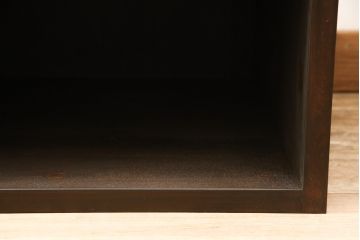 収納棚を新規製作!背面に配線用穴あけ加工を施し、棚板は可動式に。ご希望の色味に着色仕上げ。(サイドボード、サイドキャビネット、ローボード、テレビ台、テレビボード)