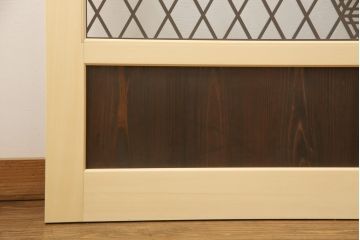 レーザー組子入りガラス戸を新規製作!ガラスはクリアガラスを使用。格子は茶色で着色、建具本体は自然な木味を活かした仕上げ。(引き戸、建具)