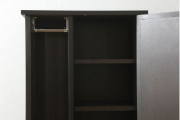 ハンガー収納付姿見を新規製作!鏡面内部は可動式の棚板5枚とハンガーアイアンを取り付け。濃い茶色で着色仕上げ。(洋服タンス、収納棚、戸棚、キャビネット、ワードローブ)