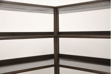 L字型収納棚を新規製作!ご希望の棚数とサイズで製作し、濃い茶色で着色仕上げ。(コーナーラック、飾り棚、オープンラック)