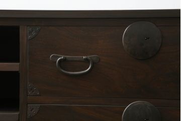 リビングボードを新規製作!引き出し前板には古材を使用。背面は配線用の穴あけ加工。濃い茶色で着色仕上げ。(古金具リメイク、サイドボード、ローボード、収納棚)