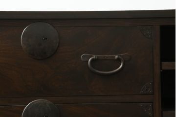リビングボードを新規製作!引き出し前板には古材を使用。背面は配線用の穴あけ加工。濃い茶色で着色仕上げ。(古金具リメイク、サイドボード、ローボード、収納棚)
