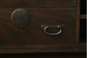 リビングボードを新規製作!引き出し前板には古材を使用。背面は配線用の穴あけ加工。濃い茶色で着色仕上げ。(古金具リメイク、サイドボード、ローボード、収納棚)
