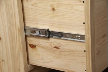 パタパタ扉のマス目棚を新規製作!上段は3×3のマス目に、下段は大容量の引き出しを設置。(収納棚、キャビネット、引き出し、戸棚、ロッカー)