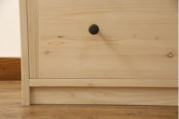 パタパタ扉のマス目棚を新規製作!上段は3×3のマス目に、下段は大容量の引き出しを設置。(収納棚、キャビネット、引き出し、戸棚、ロッカー)