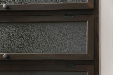 パタパタ扉の下駄箱を新規製作!扉にはアンティーク結霜ガラスを使用。(収納棚、戸棚、ロッカー)
