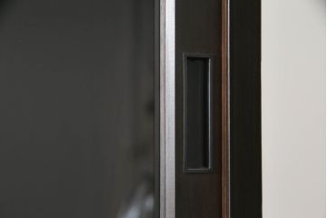 重ね戸棚を新規製作!棚や引き出し位置をご希望に合わせて製作し、色は参考商品に合わせて濃い茶色で着色仕上げ。(食器棚、収納棚、カップボード、キャビネット、飾り棚、引き出し)