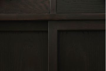 重ね戸棚を新規製作!棚や引き出し位置をご希望に合わせて製作し、色は参考商品に合わせて濃い茶色で着色仕上げ。(食器棚、収納棚、カップボード、キャビネット、飾り棚、引き出し)