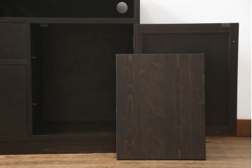 テレビ台を新規製作!オープンラックには配線用の穴開け加工、戸棚内部は可動式の棚板を設置。濃い茶色で着色仕上げ。(サイドテーブル、サイドキャビネット、収納棚、引き出し)