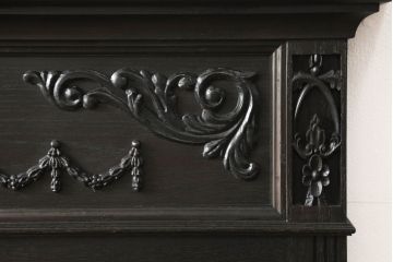 アンティーク風ヘッドボードを新規製作!オークとナラ材を使用し、お手持ちのベッドフレームにサイズを合わせ、ご希望の装飾やデザインを施し、濃い茶色に着色。(シングルベッド)