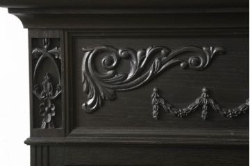 アンティーク風ヘッドボードを新規製作!オークとナラ材を使用し、お手持ちのベッドフレームにサイズを合わせ、ご希望の装飾やデザインを施し、濃い茶色に着色。(シングルベッド)