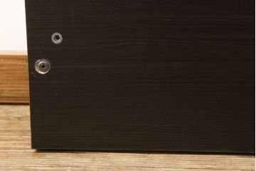 アンティーク風ヘッドボードを新規製作!オークとナラ材を使用し、お手持ちのベッドフレームにサイズを合わせ、ご希望の装飾やデザインを施し、濃い茶色に着色。(シングルベッド)