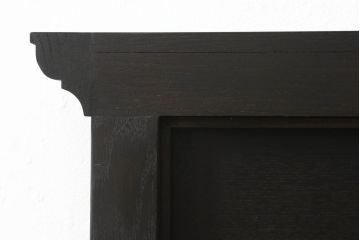 アンティーク風ヘッドボードを新規製作!オークとナラ材を使用し、お手持ちのベッドフレームにサイズを合わせ、ご希望の装飾やデザインを施し、濃い茶色に着色。(シングルベッド)