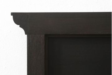 アンティーク風ヘッドボードを新規製作!オークとナラ材を使用し、お手持ちのベッドフレームにサイズを合わせ、ご希望の装飾やデザインを施し、濃い茶色に着色。(シングルベッド)