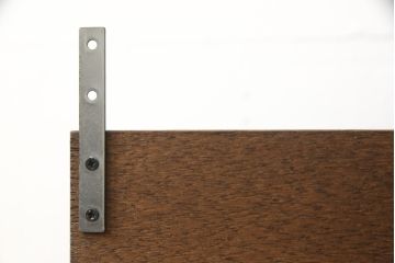 壁掛け戸棚を4台新規製作!当店のオリジナル家具を参考に、建具は障子入りの格子引き戸で、内部棚板は可動式の仕様で。色味は参考商品と同様に着色。(ウォールシェルフ、吊り戸棚)