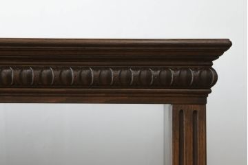 軽井沢カフェ物件で使用するディスプレイシェルフを新規製作!1、2段目はオープン棚、3段目はフラップダウン式扉仕様の棚に。底面には丸脚を取り付け。(飾り棚、陳列棚、オープンラック、カウンターテーブル、収納棚、店舗什器)