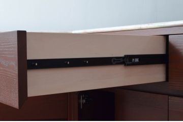軽井沢カフェ物件で使用するレジカウンターを新規製作!全体のデザインや色もお客様のご希望通りに。(カウンターテーブル、収納棚、戸棚、サイドボード、店舗什器)