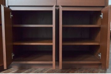 軽井沢カフェ物件で使用するレジカウンターを新規製作!全体のデザインや色もお客様のご希望通りに。(カウンターテーブル、収納棚、戸棚、サイドボード、店舗什器)