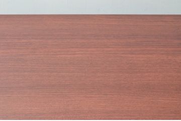 軽井沢カフェ物件で使用するデシャップカウンターを新規製作!引き出し3杯と戸棚を設け、全体のデザインや色もお客様のご希望通りに。(カウンターテーブル、収納棚、戸棚、サイドボード、店舗什器)