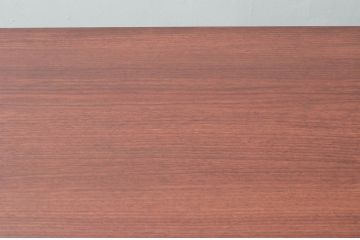 軽井沢カフェ物件で使用するデシャップカウンターを新規製作!引き出し3杯と戸棚を設け、全体のデザインや色もお客様のご希望通りに。(カウンターテーブル、収納棚、戸棚、サイドボード、店舗什器)