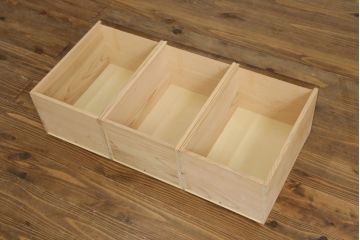 パタパタ収納棚を新規製作!当店のオーダー家具を参考に、一番上に3杯の引き出し、パタパタ収納部は3段の仕様にて。(戸棚、キャビネット、サイドボード、ロッカー)