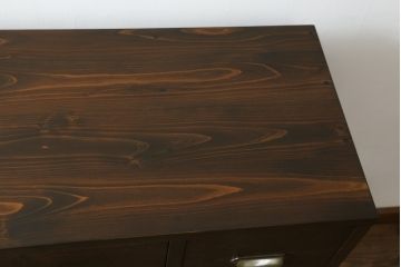 パタパタ収納棚を新規製作!当店のオーダー家具を参考に、一番上に3杯の引き出し、パタパタ収納部は3段の仕様にて。(戸棚、キャビネット、サイドボード、ロッカー)