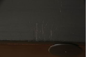 桐箪笥に脚の取り付けリメイク!高品質リペアを施し、オリジナルの色を基準に着色仕上げ。