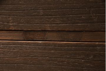 桐箪笥を動かしやすくリメイク!ヒノキ無垢材の天板とキャスターを取り付けて、オーク系のステイン塗料仕上げ。