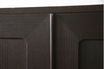 桐箪笥の衣装盆を外して使いやすくリメイク!上段の衣装盆4杯を取り外し。チェストナット系で着色仕上げ。