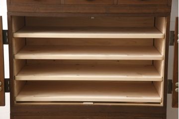 3段重ね桐箪笥の中段引き出しを衣装盆にリメイク!衣装盆をヒノキ材で4杯製作。オーク系に着色仕上げ。