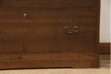3段重ね桐箪笥の中段引き出しを衣装盆にリメイク!衣装盆をヒノキ材で4杯製作。オーク系に着色仕上げ。