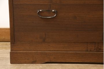 3段重ね桐箪笥の中段引き出しを衣装盆にリメイク!衣装盆をヒノキ材で4杯製作。オーク系に着色仕上げ。