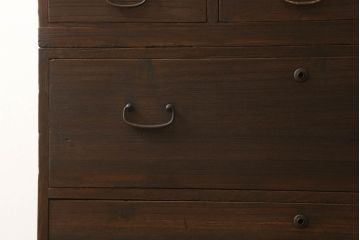 3段重ね桐箪笥をサイドチェストにリメイク!天板と鉄脚取り付け。ワントーン落ち着いたオーク系の着色仕上げ。