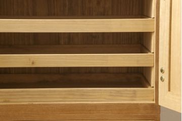 2段重ね桐箪笥を綺麗に再生!天板を補強し、現状の砥の粉を洗浄して蜜蝋ワックス仕上げ。