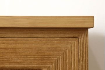 2段重ね桐箪笥を綺麗に再生!天板を補強し、現状の砥の粉を洗浄して蜜蝋ワックス仕上げ。