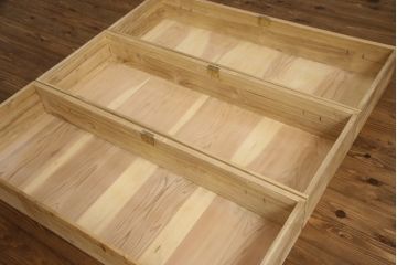 3段重ね桐箪笥を綺麗に再生!既存の砥の粉を洗浄後に蜜蝋ワックスで木地仕上げ。