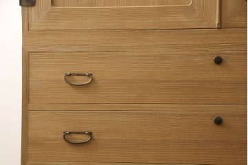 3段重ね桐箪笥を綺麗に再生!既存の砥の粉を洗浄後に蜜蝋ワックスで木地仕上げ。