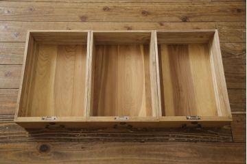 3段重ね桐箪笥を綺麗に再生!既存の砥の粉を洗浄後に蜜蝋ワックスで木地仕上げ。