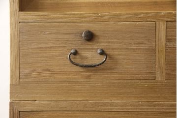 3段重ね桐箪笥を綺麗に再生!既存の砥の粉を洗浄後に蜜蝋ワックスで木地仕上げ。