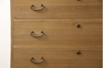 3段重ね桐箪笥を綺麗に再生!既存の砥の粉を洗浄後に蜜蝋ワックスで木地仕上げ。