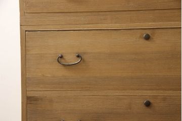 3段重ね桐箪笥を綺麗に再生!既存の砥の粉を洗浄後に蜜蝋ワックスで木地仕上げ。