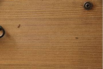 3段重ね桐箪笥を綺麗に再生!クリーニングを施し、可動部分の調整、接合部分の締め直し施工。クリアワックスで仕上げ。