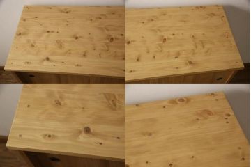 3段重ね桐箪笥を2つのチェストにリメイク!上下段を合わせてひとつのチェストに変更。ヒノキ材の天板を取り付け、台輪を外し新たに脚を追加。中段もヒノキ材の天板と脚を取り付け。全て自然な木地色仕上げ。