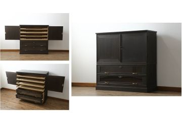 桐箪笥をローボードとチェストにリメイク!上段は引き戸に組子デザインのレーザー加工を。取っ手も交換し、天板と脚を取り付けローボードに。中下段は引き出しにレーザー組子を取り入れ、元の形を活かしつつチェストに。2台ともチェス系に着色して仕上げ。