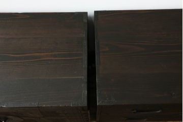 重ね桐箪笥を綺麗に再生!鍵に誤作動防止の加工を施し、天板裏を補強。当店商品を参考に全体を着色して仕上げ。