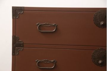 桐箪笥をペイントリメイク!クリーニング後、シナモンブラウンでペイント。クリアワックスで仕上げ。