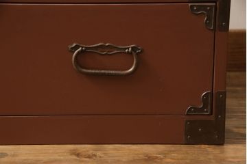桐箪笥をペイントリメイク!クリーニング後、シナモンブラウンでペイント。クリアワックスで仕上げ。