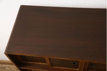 茶箪笥を綺麗に再生!高品質リペアを施し、元の色をベースに着色仕上げ。